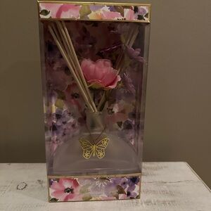 Floral Reed Diffuser with Pink and Purple Accents